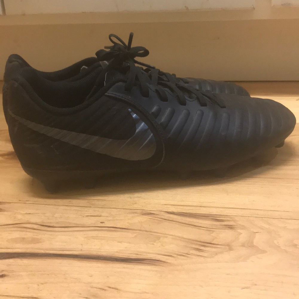 Nike Tempo Women’s soccer cleats